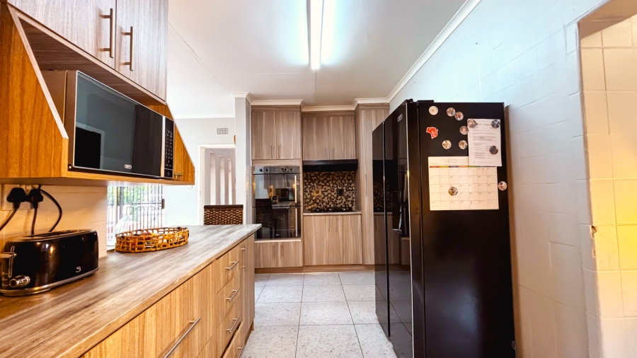 4 Bedroom Property for Sale in Weltevreden Park Gauteng