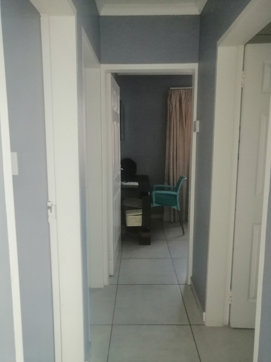 3 Bedroom Property for Sale in Blue Hills Gauteng