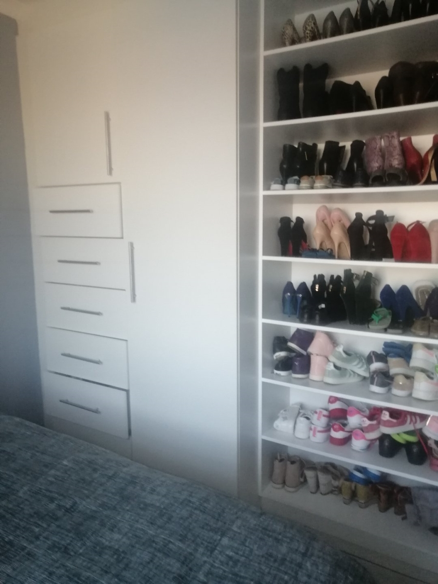 3 Bedroom Property for Sale in Blue Hills Gauteng