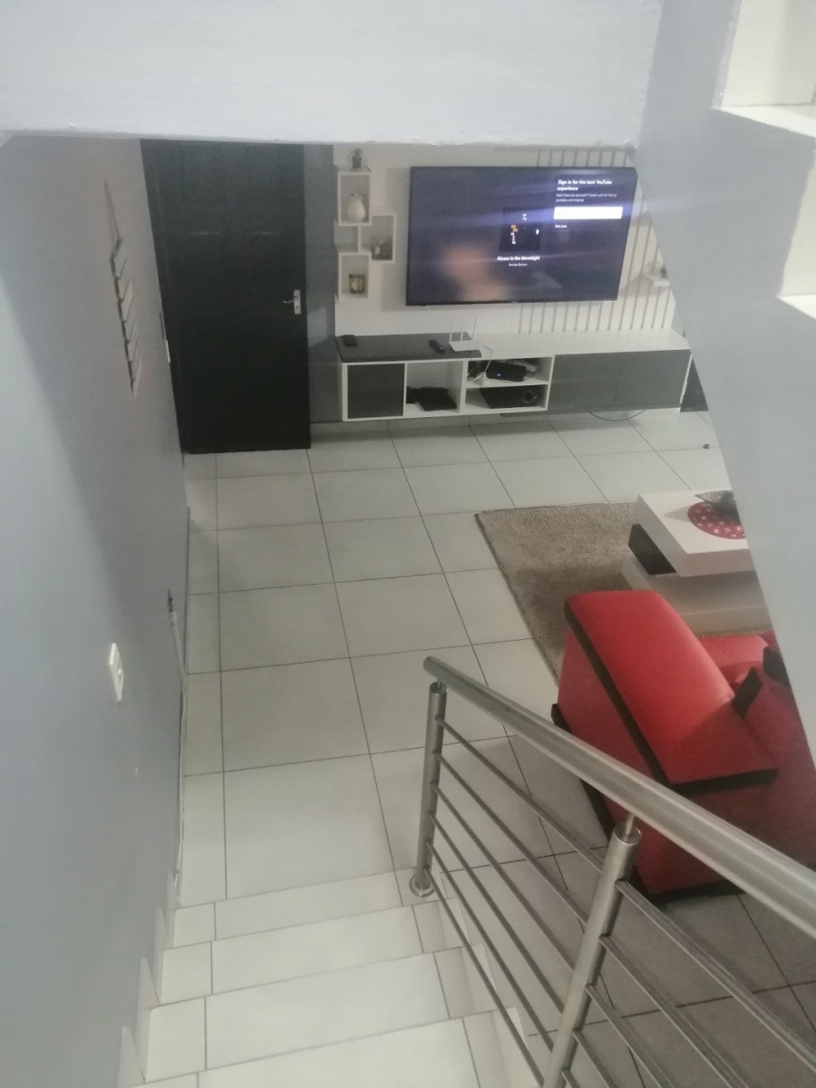 3 Bedroom Property for Sale in Blue Hills Gauteng