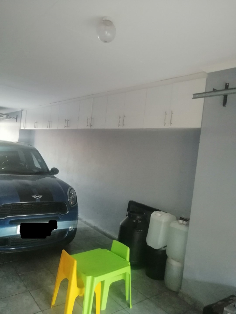 3 Bedroom Property for Sale in Blue Hills Gauteng