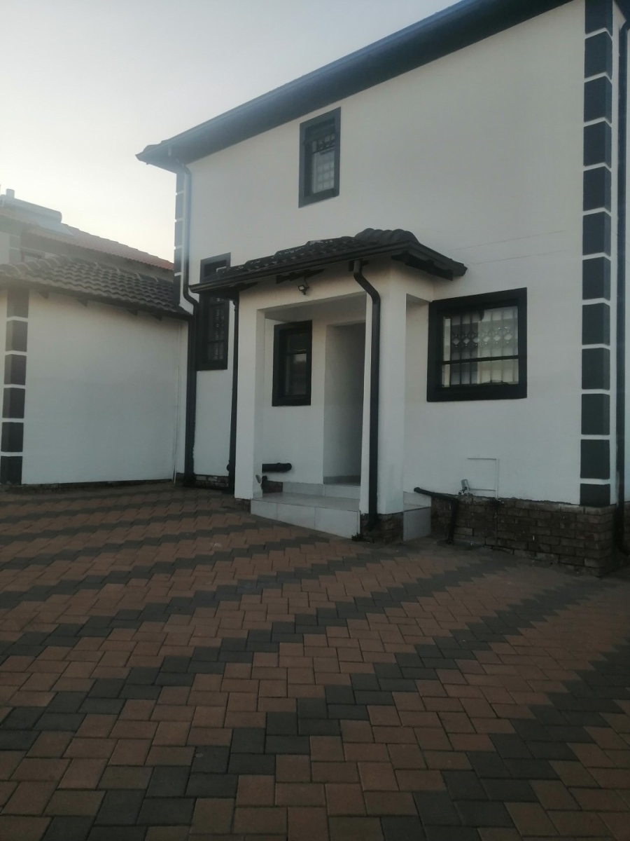 3 Bedroom Property for Sale in Blue Hills Gauteng