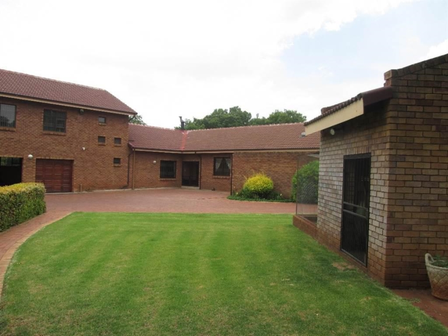5 Bedroom Property for Sale in Raslouw Gauteng