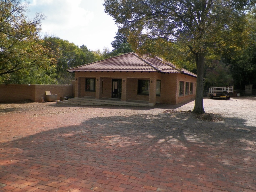 5 Bedroom Property for Sale in Raslouw Gauteng
