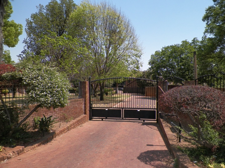 5 Bedroom Property for Sale in Raslouw Gauteng