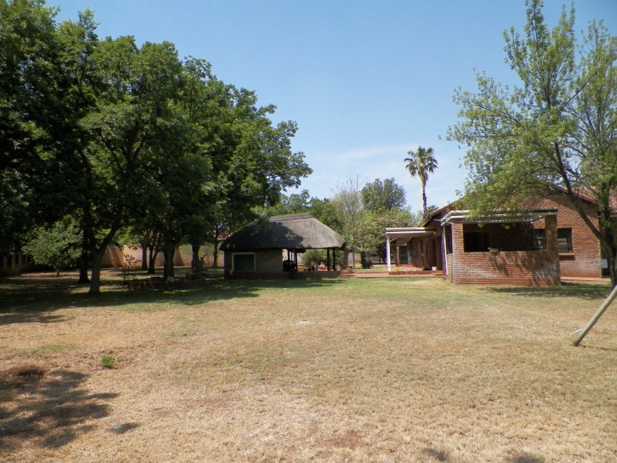 5 Bedroom Property for Sale in Raslouw Gauteng