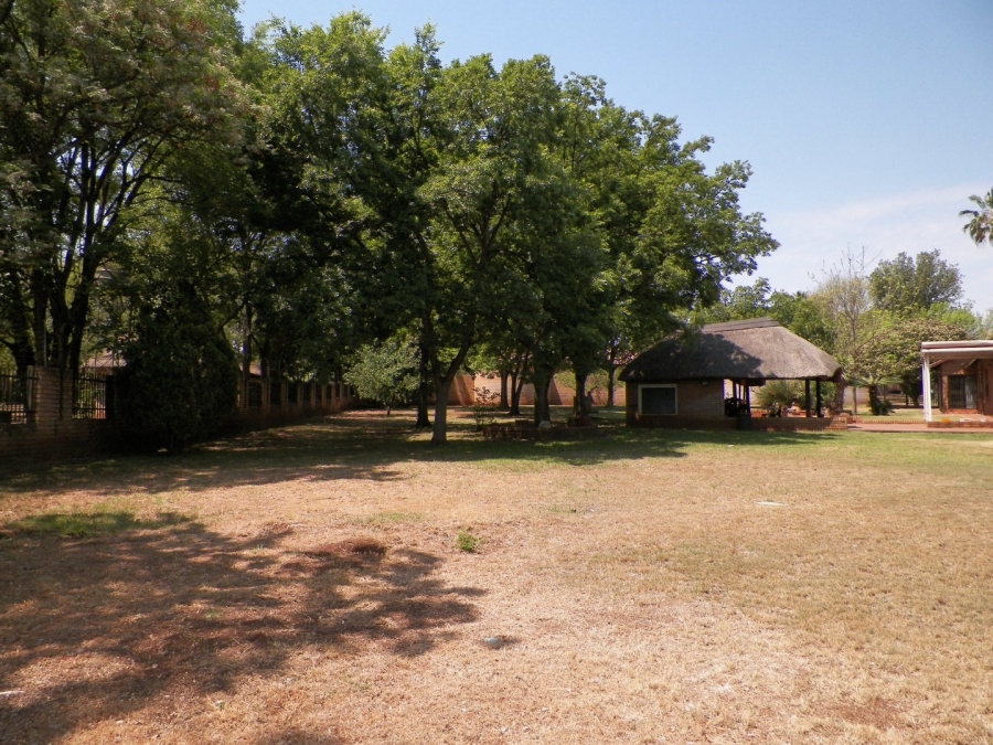 5 Bedroom Property for Sale in Raslouw Gauteng