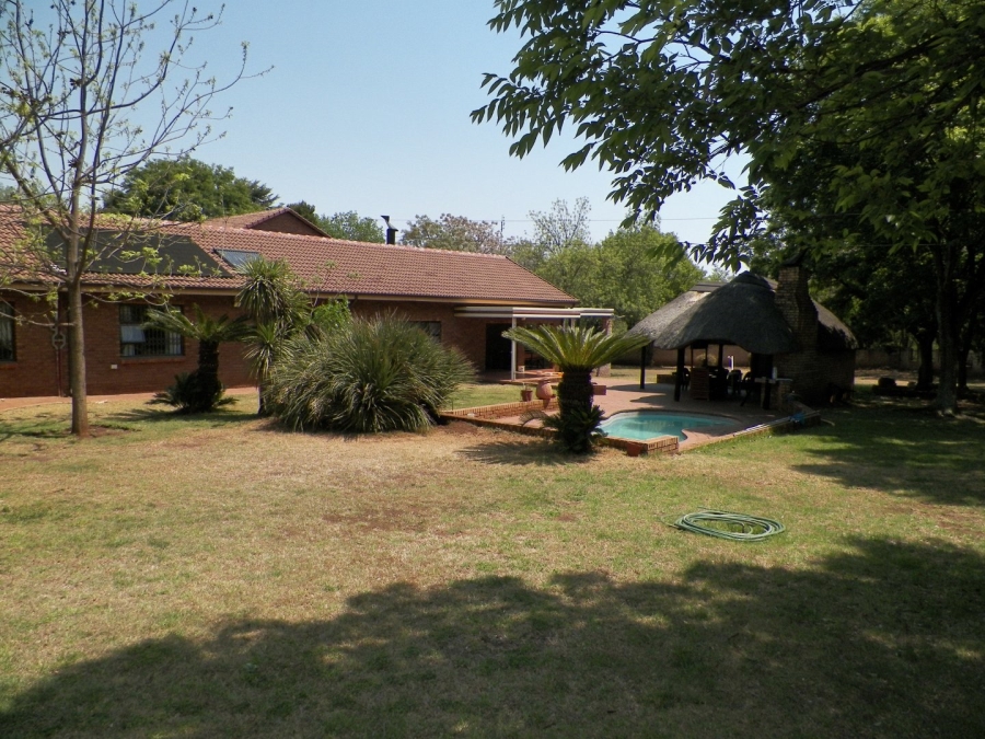 5 Bedroom Property for Sale in Raslouw Gauteng
