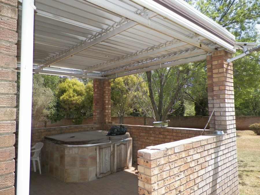 5 Bedroom Property for Sale in Raslouw Gauteng