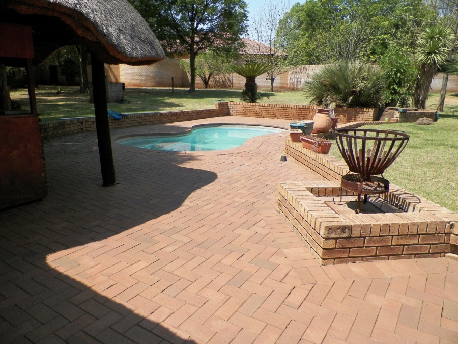 5 Bedroom Property for Sale in Raslouw Gauteng