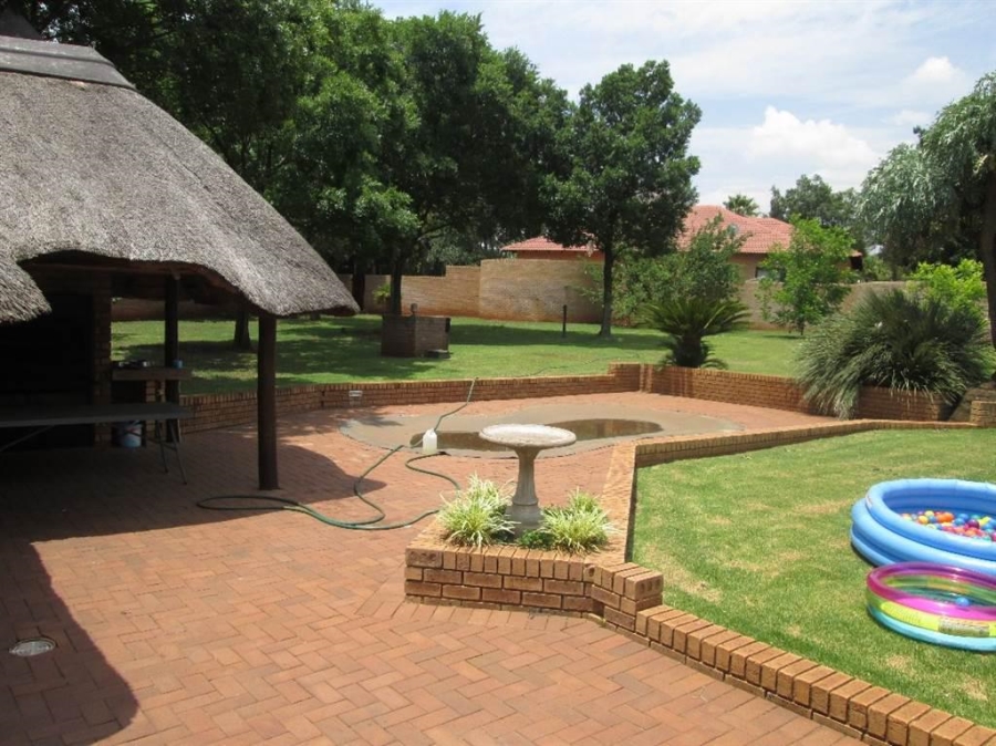 5 Bedroom Property for Sale in Raslouw Gauteng