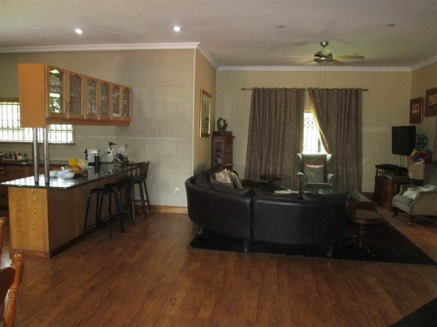 5 Bedroom Property for Sale in Raslouw Gauteng