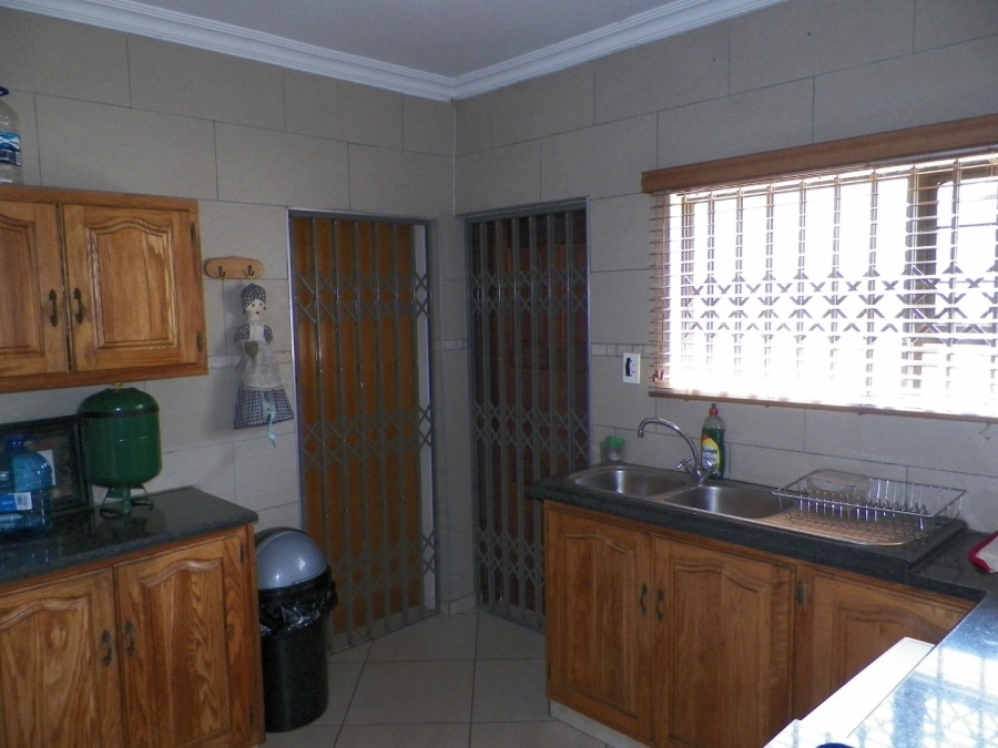 5 Bedroom Property for Sale in Raslouw Gauteng