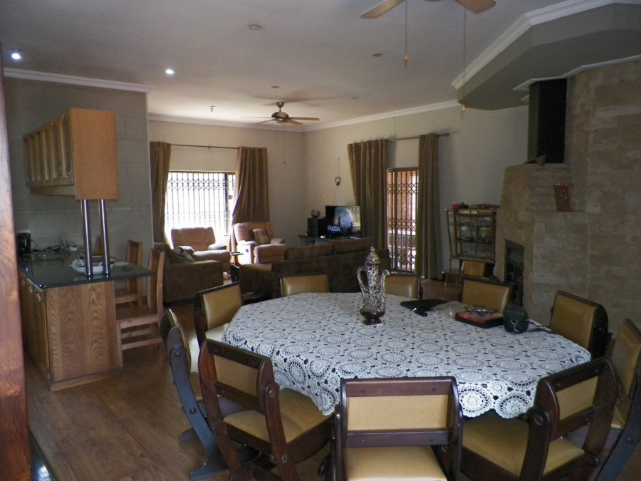 5 Bedroom Property for Sale in Raslouw Gauteng
