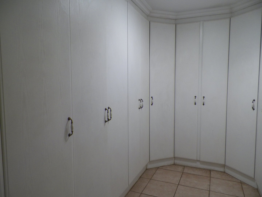 5 Bedroom Property for Sale in Raslouw Gauteng