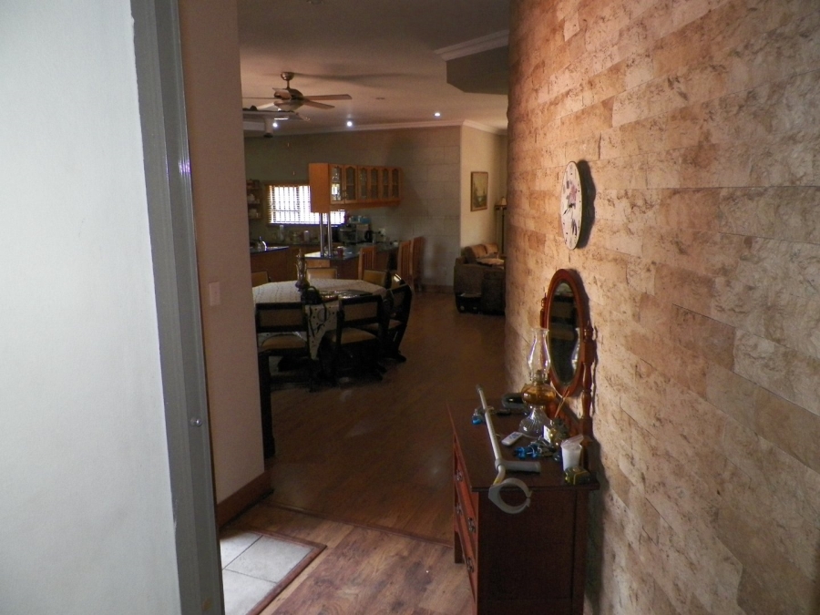 5 Bedroom Property for Sale in Raslouw Gauteng