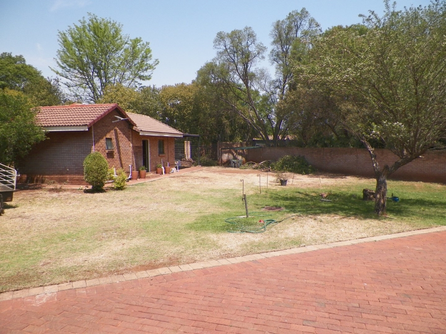 5 Bedroom Property for Sale in Raslouw Gauteng