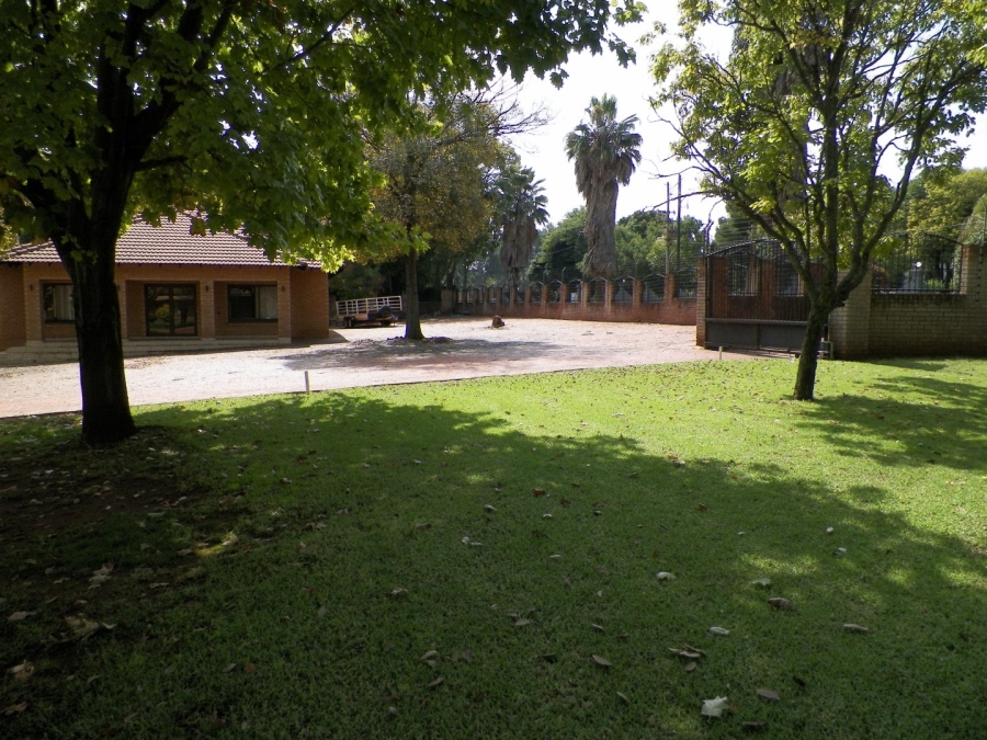 5 Bedroom Property for Sale in Raslouw Gauteng
