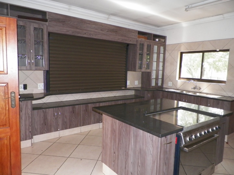 5 Bedroom Property for Sale in Raslouw Gauteng