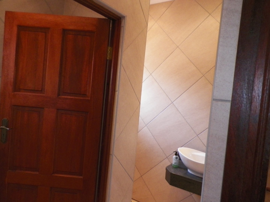 5 Bedroom Property for Sale in Raslouw Gauteng