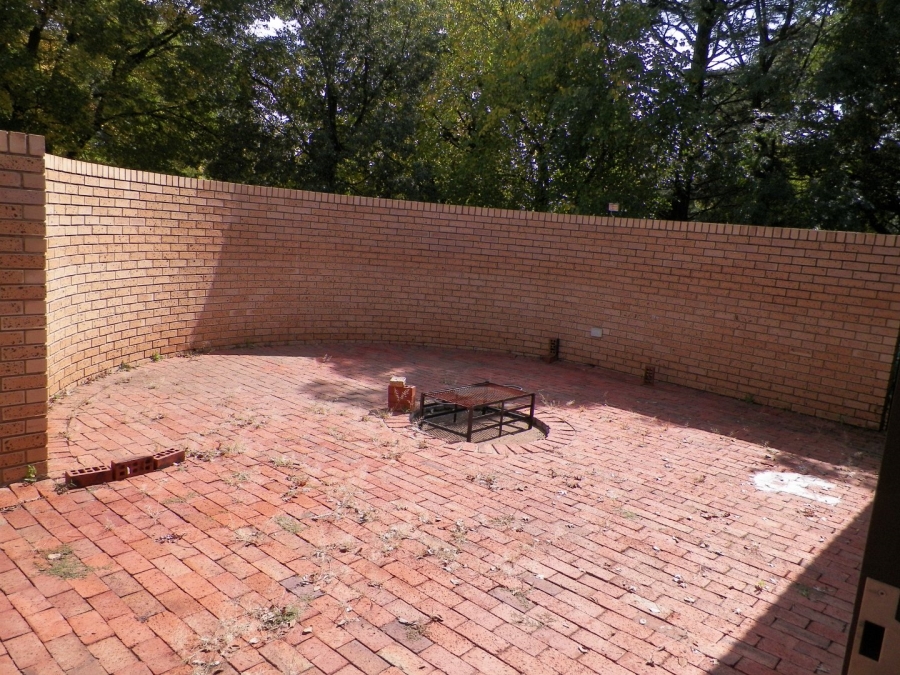 5 Bedroom Property for Sale in Raslouw Gauteng