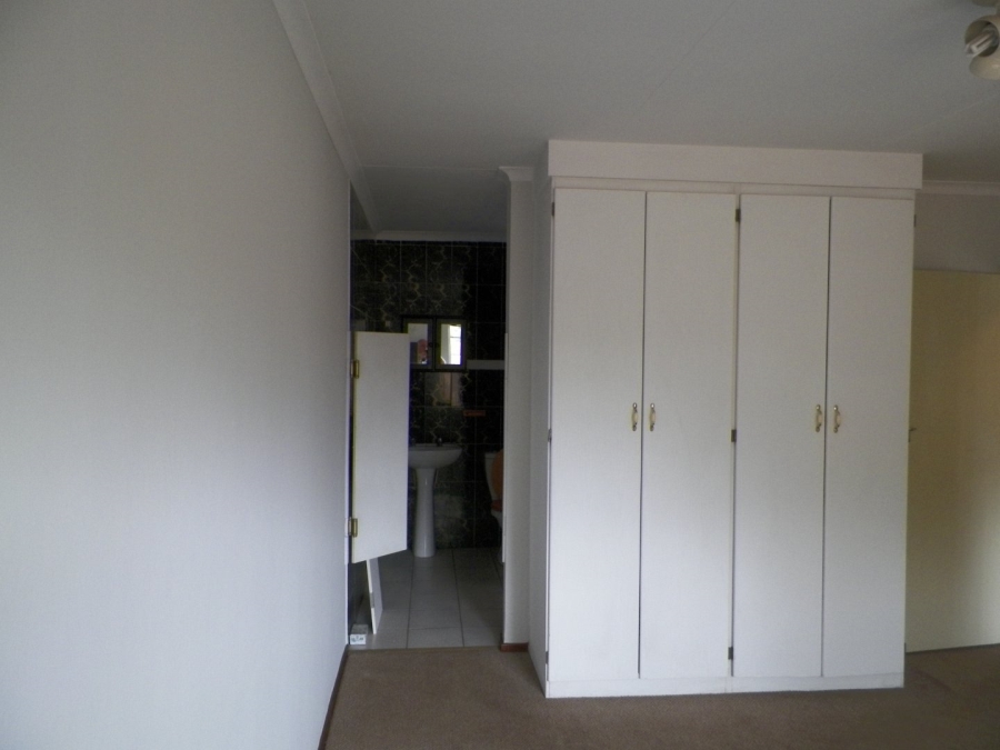 2 Bedroom Property for Sale in Wierdaglen Estate Gauteng