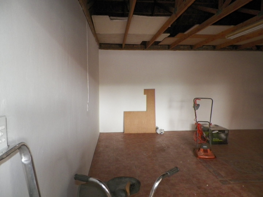 2 Bedroom Property for Sale in Wierdaglen Estate Gauteng