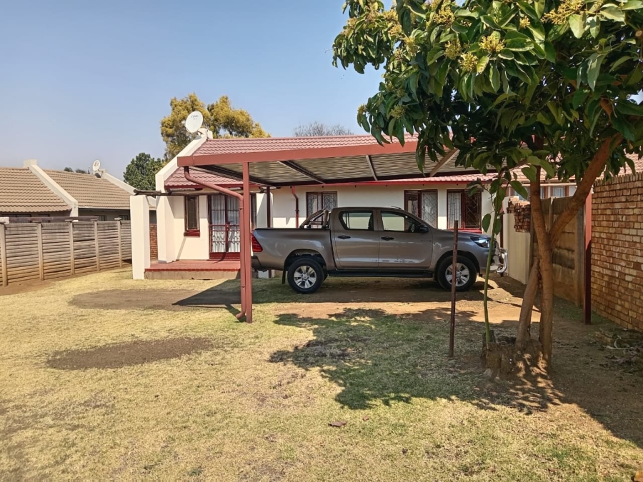 To Let 3 Bedroom Property for Rent in Elandspoort Gauteng