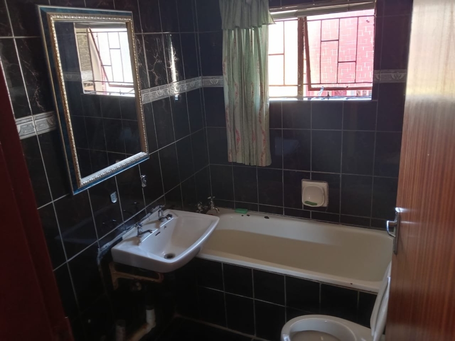 To Let 3 Bedroom Property for Rent in Elandspoort Gauteng