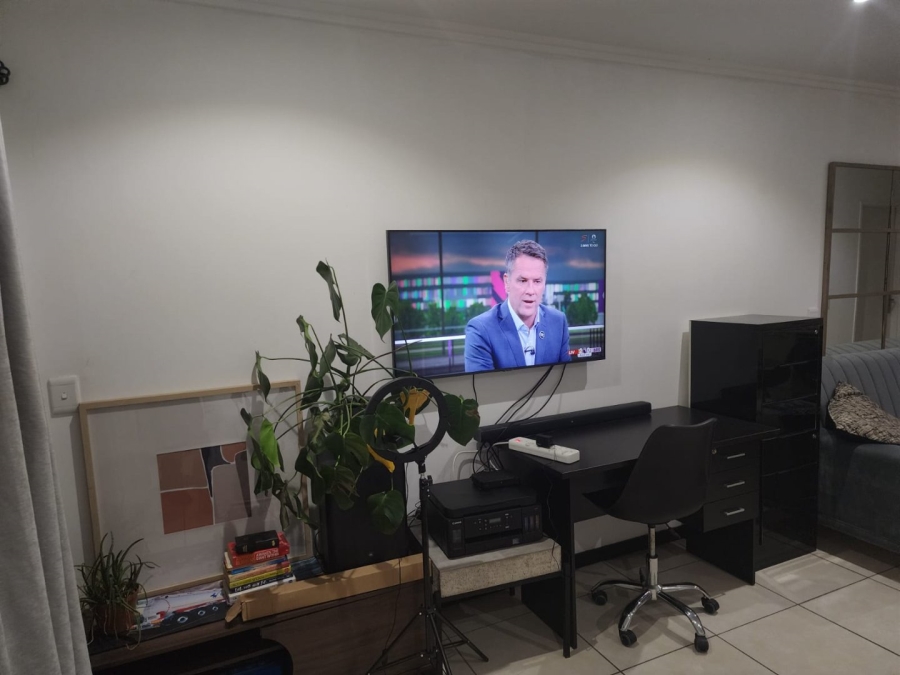 To Let  Bedroom Property for Rent in Sunninghill Gauteng