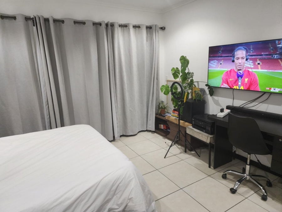 To Let  Bedroom Property for Rent in Sunninghill Gauteng