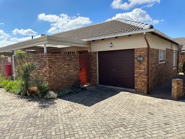2 Bedroom Property for Sale in Wilgeheuwel Gauteng