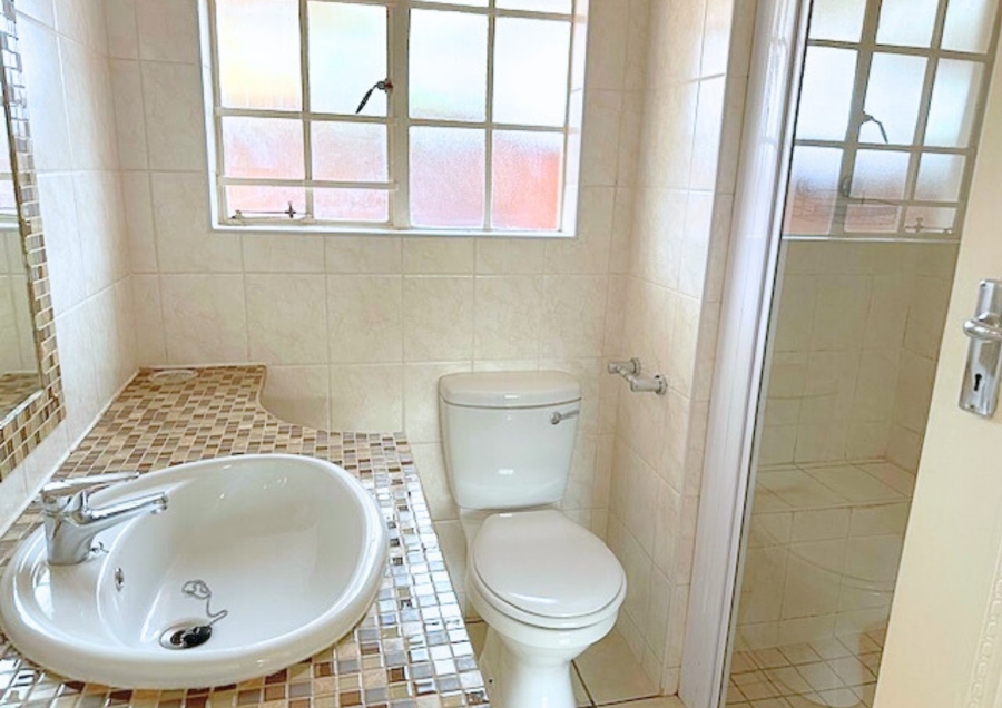 2 Bedroom Property for Sale in Wilgeheuwel Gauteng