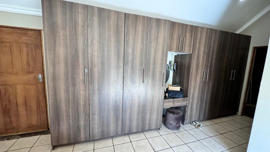 7 Bedroom Property for Sale in Bapsfontein Gauteng