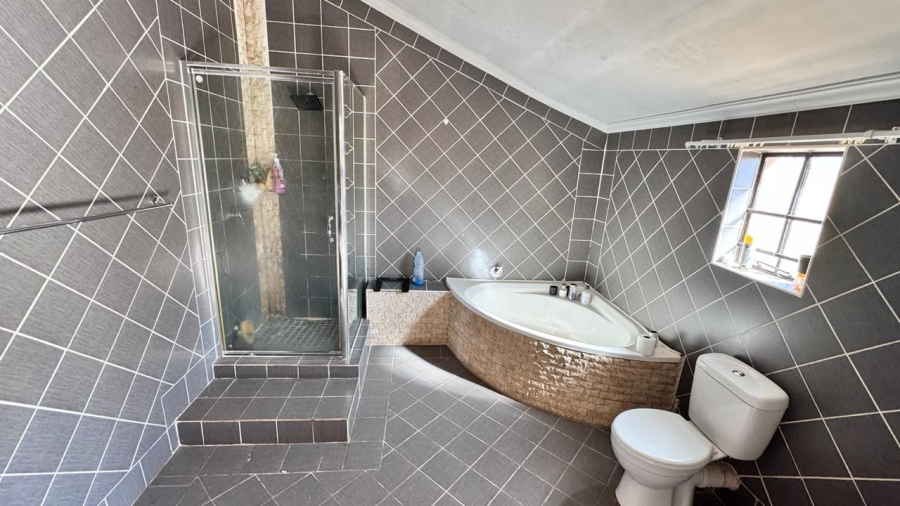 7 Bedroom Property for Sale in Bapsfontein Gauteng