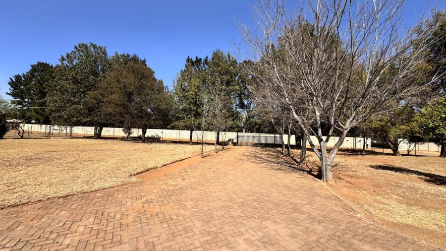 7 Bedroom Property for Sale in Bapsfontein Gauteng