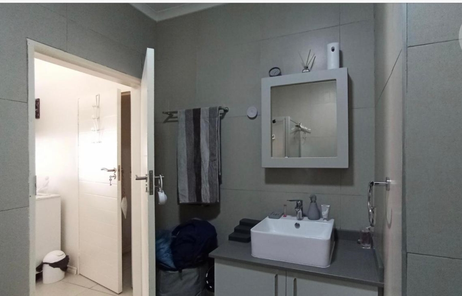 2 Bedroom Property for Sale in Erand Gardens Gauteng