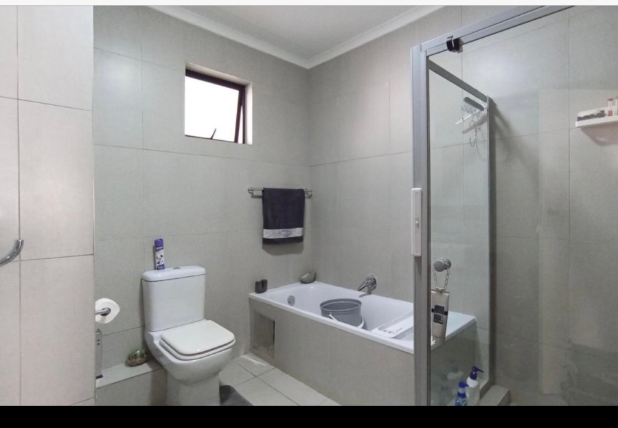 2 Bedroom Property for Sale in Erand Gardens Gauteng