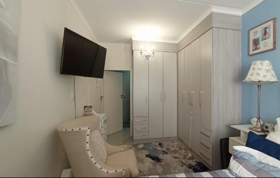 2 Bedroom Property for Sale in Erand Gardens Gauteng