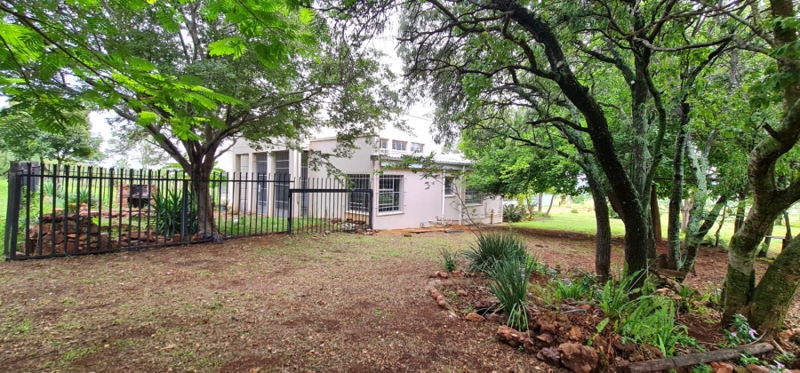 To Let Commercial Property for Rent in Boekenhoutskloof and surround Gauteng