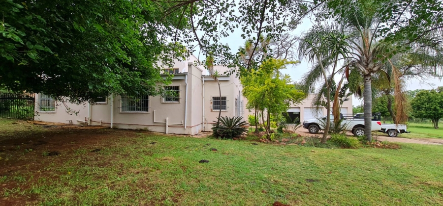 To Let Commercial Property for Rent in Boekenhoutskloof and surround Gauteng