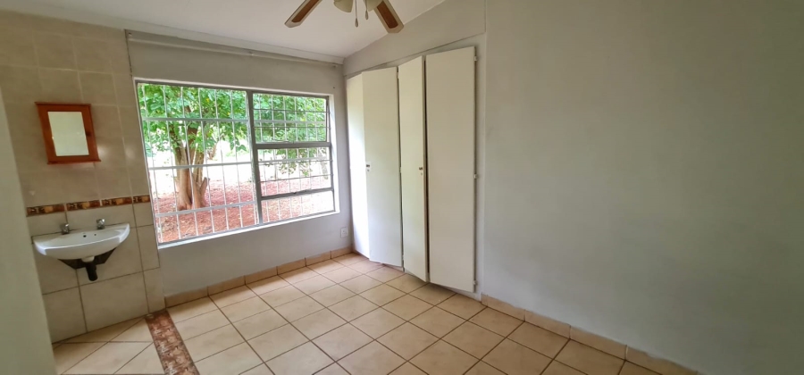 To Let Commercial Property for Rent in Boekenhoutskloof and surround Gauteng