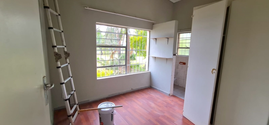 To Let Commercial Property for Rent in Boekenhoutskloof and surround Gauteng