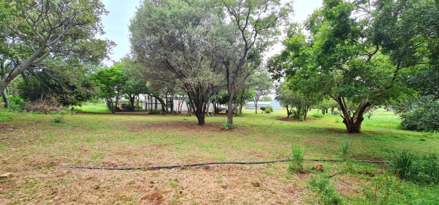 To Let Commercial Property for Rent in Boekenhoutskloof and surround Gauteng