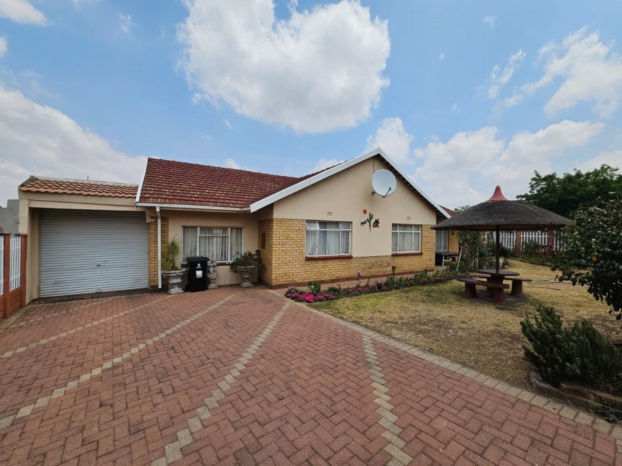 4 Bedroom Property for Sale in Visagie Park Gauteng