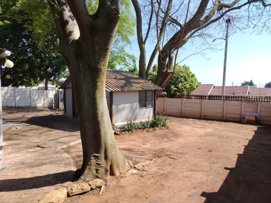 5 Bedroom Property for Sale in Silverton Gauteng