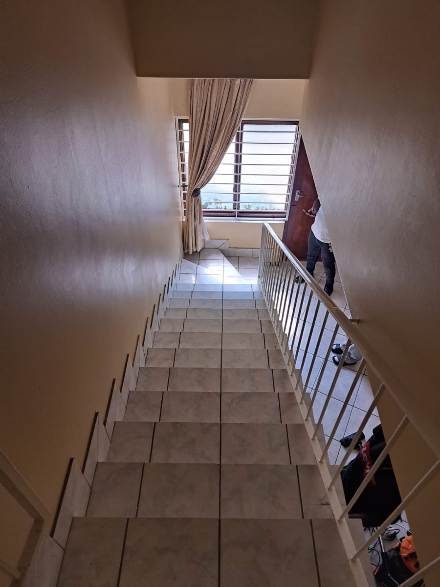 8 Bedroom Property for Sale in Waterkloof Ridge Gauteng