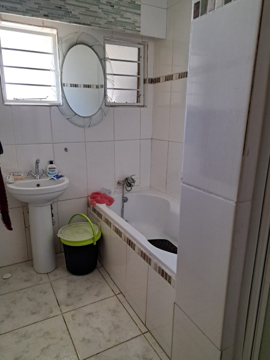 8 Bedroom Property for Sale in Waterkloof Ridge Gauteng