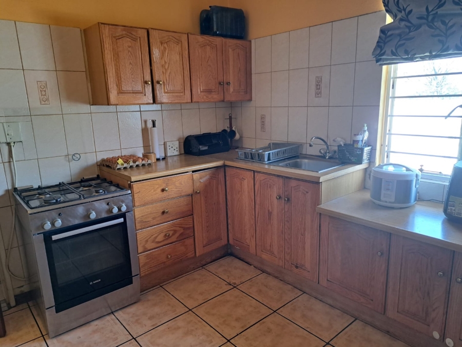 8 Bedroom Property for Sale in Waterkloof Ridge Gauteng