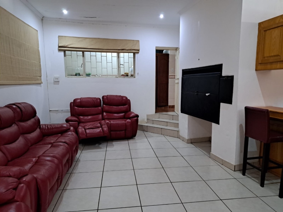 8 Bedroom Property for Sale in Waterkloof Ridge Gauteng